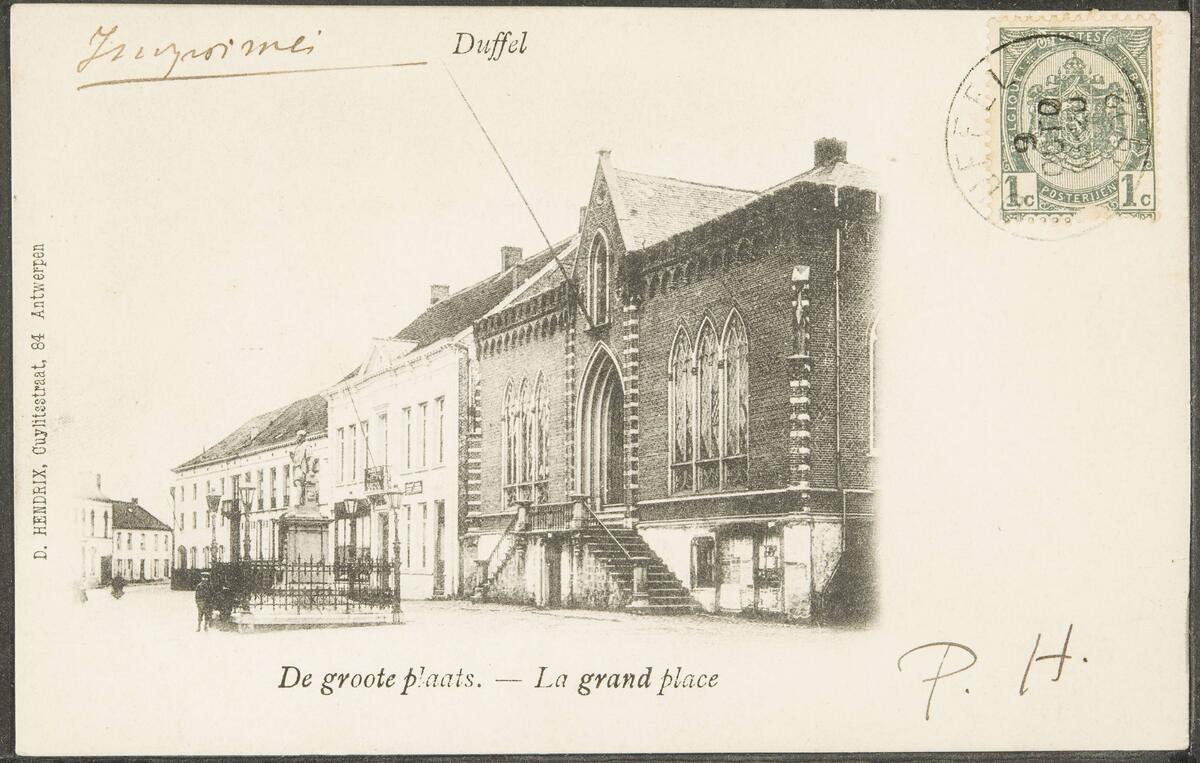Oude prentkaart van de Groote Plaats in Duffel met een postzegel en handgeschreven tekst